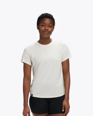 HOKA® Tops & T-Shirts^Essential Tee