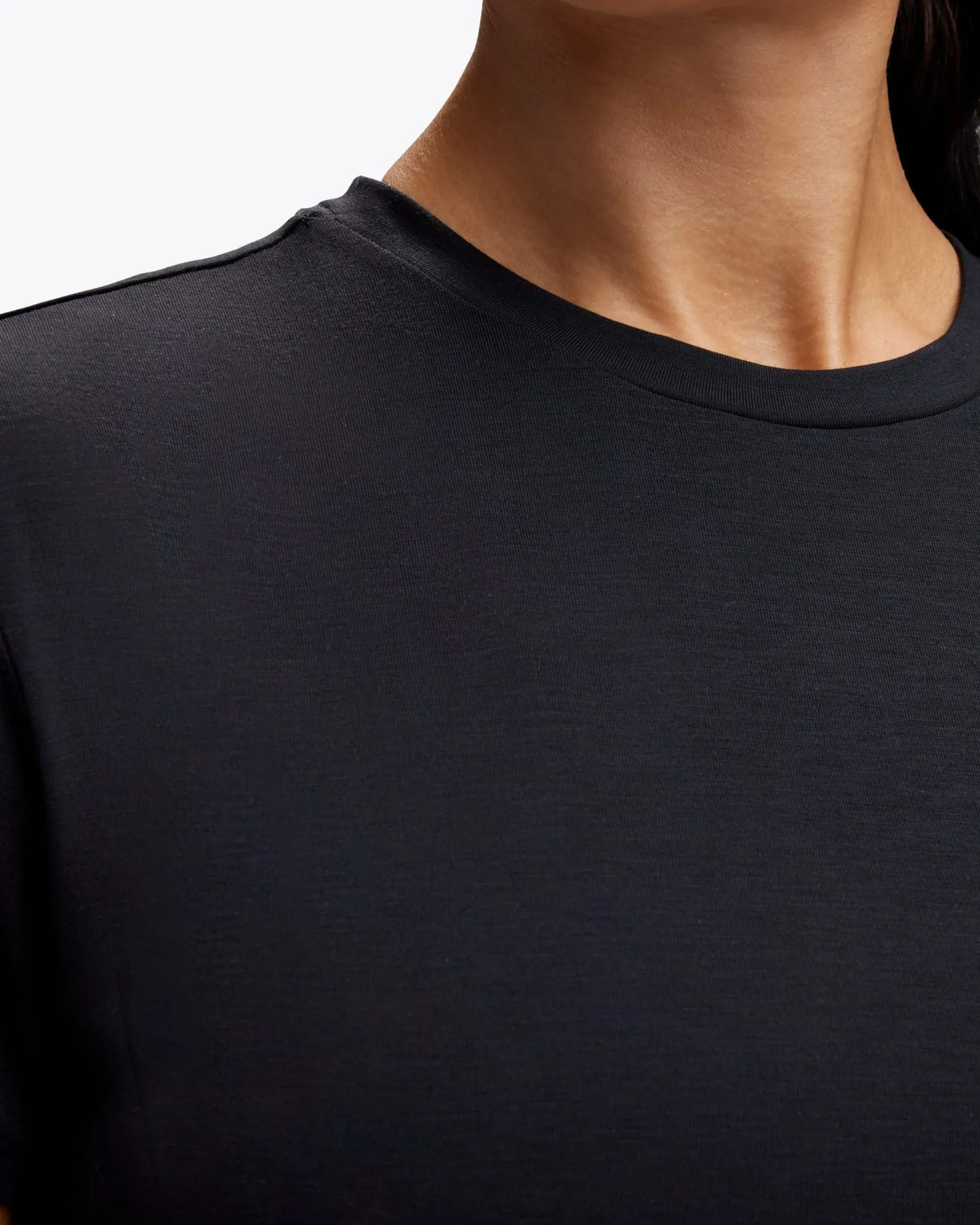 HOKA® Tops & T-Shirts^Essential Tee